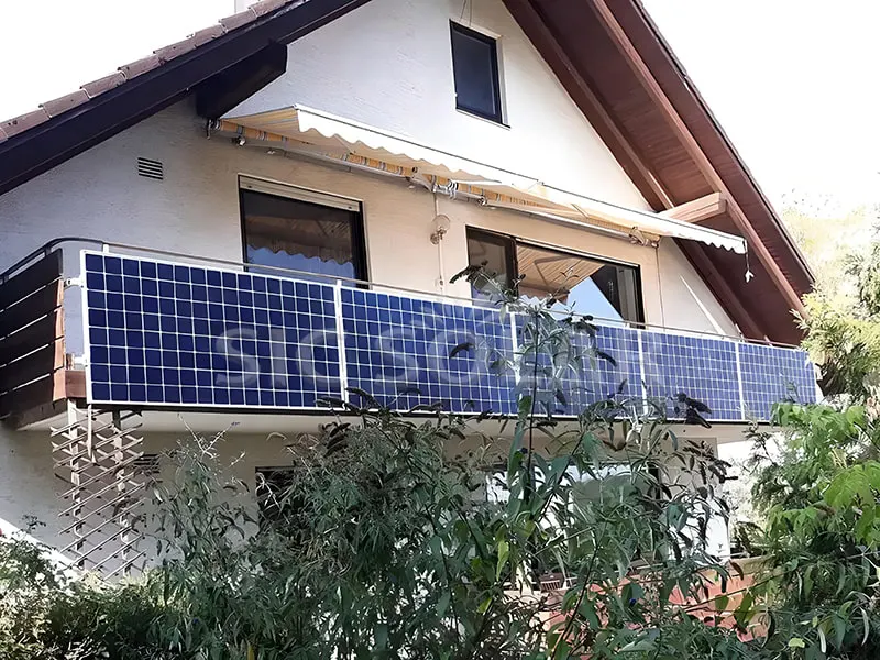 Wspornik balkonowy na energię słoneczną o mocy 2,5 kW w Danii